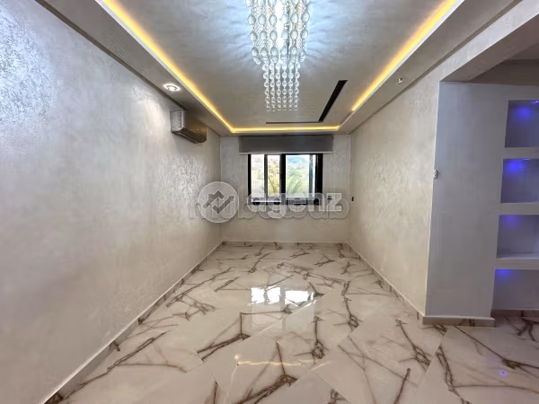 Find an apartment to buy in Castilla. 3 lovely rooms. Carpark and elevator