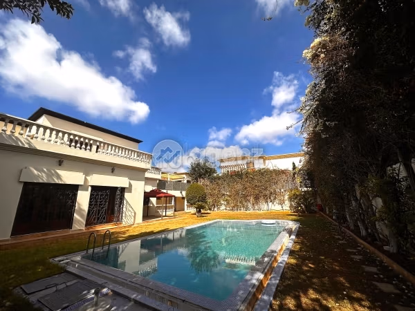 Villa à vendre 1 146 m², 5 chambres Californie Casablanca