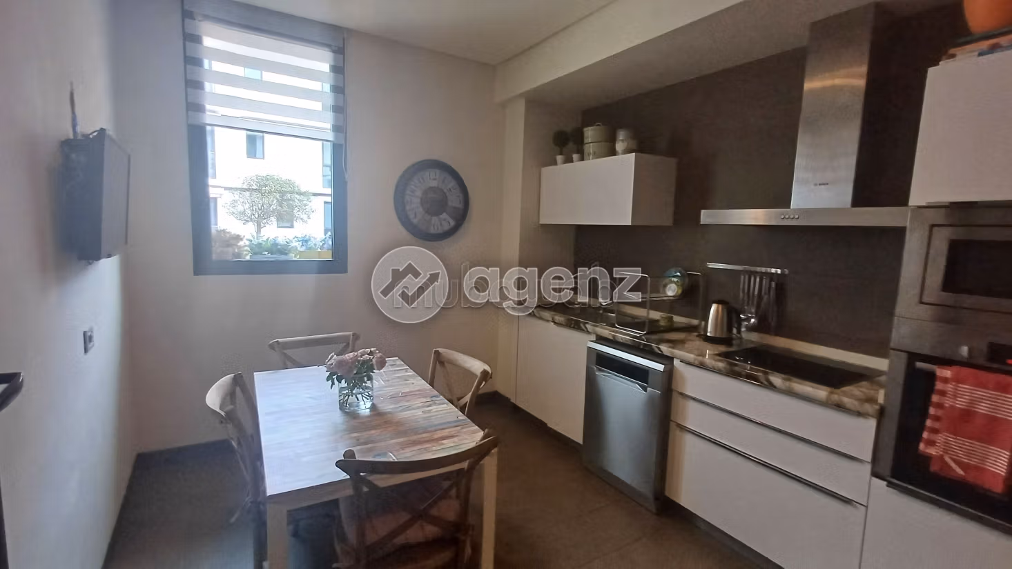 Great apartment for rent in Ain Diab. 2 rooms. Storage unit