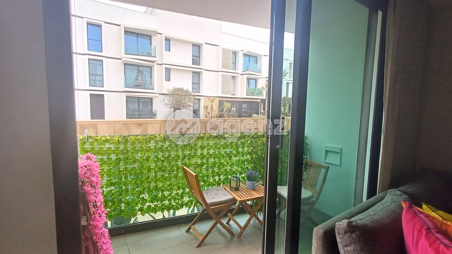 Great apartment for rent in Ain Diab. 2 rooms. Storage unit