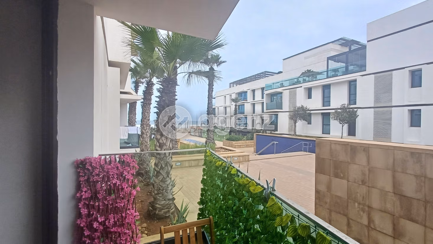 Great apartment for rent in Ain Diab. 2 rooms. Storage unit