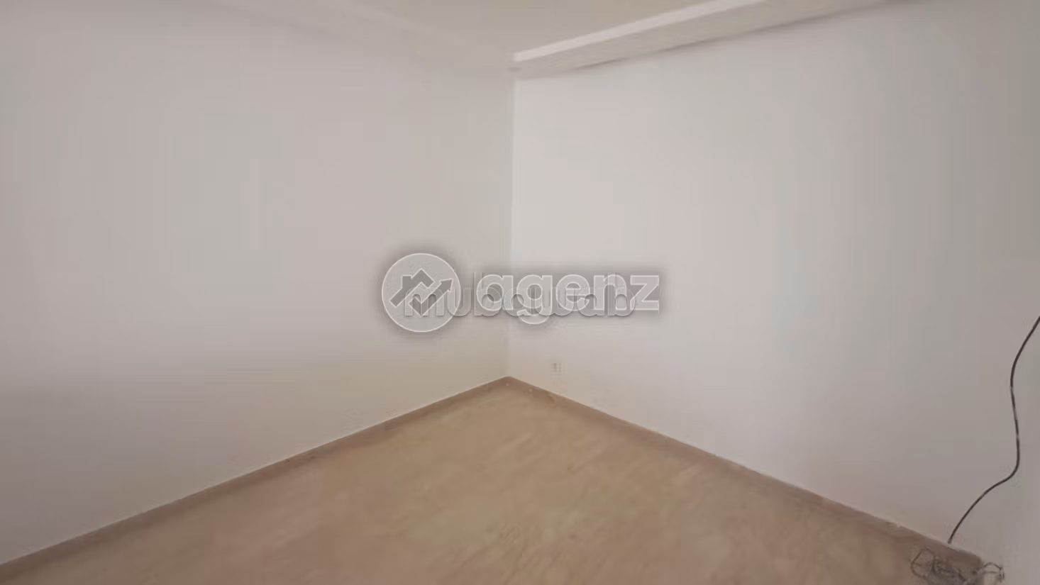 Apartment to purchase. Large area 250 m². With Lift, Balcony