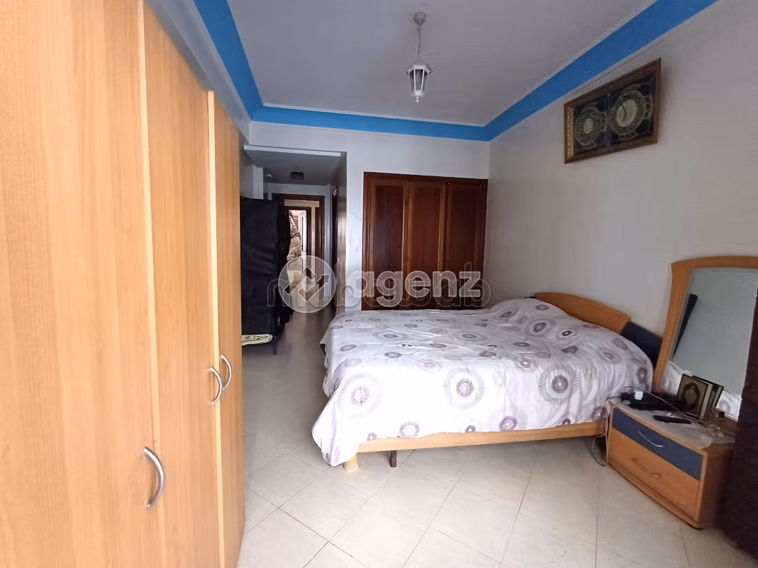 Find an apartment to buy in Racine. Large area 193 m². With lift and terrace