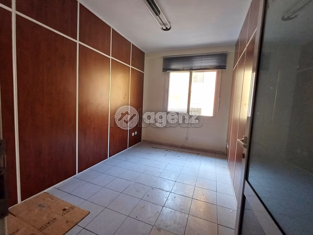 Find an apartment to buy in Racine. Large area 193 m². With lift and terrace