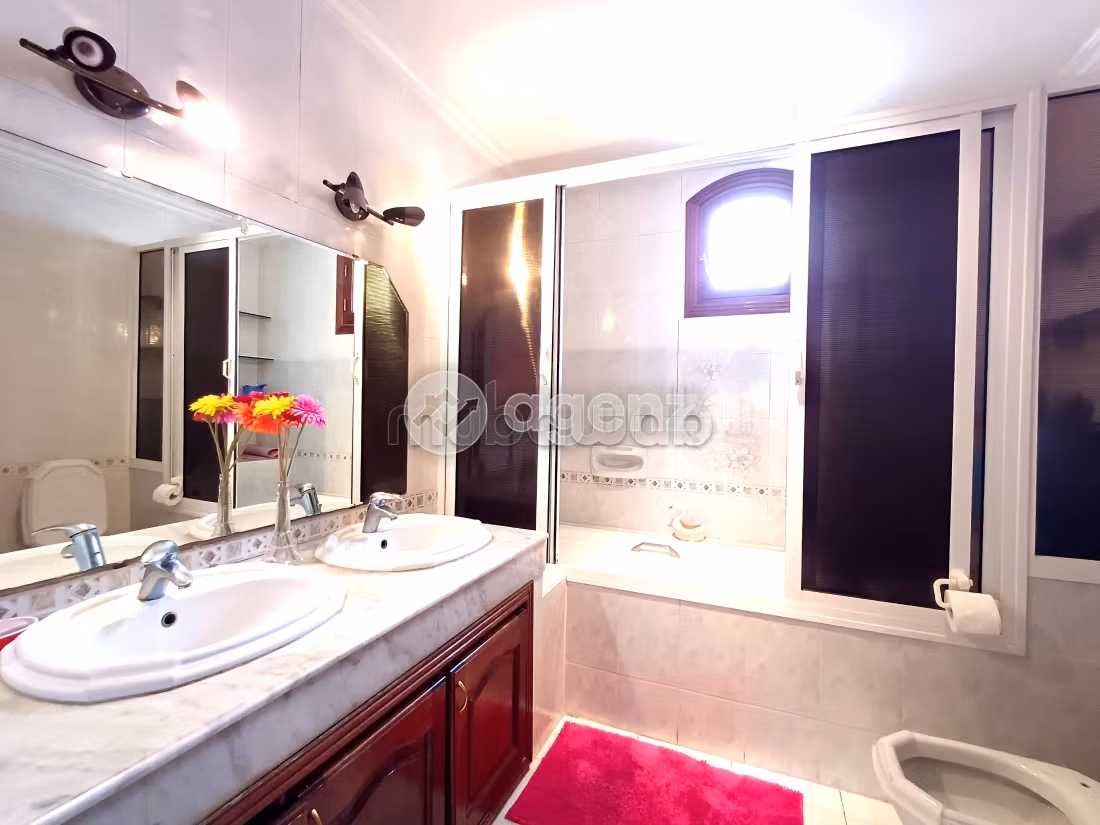 Villa à vendre 639 m², 5 chambres Laymoune Casablanca