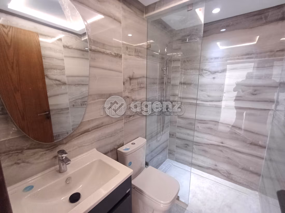 Appartement 130 m² à Champ de course — 12