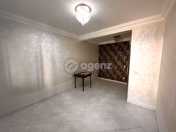 Busca pisos en venta en Burger. 1 bonita habitación. Ascensor y estacionamiento