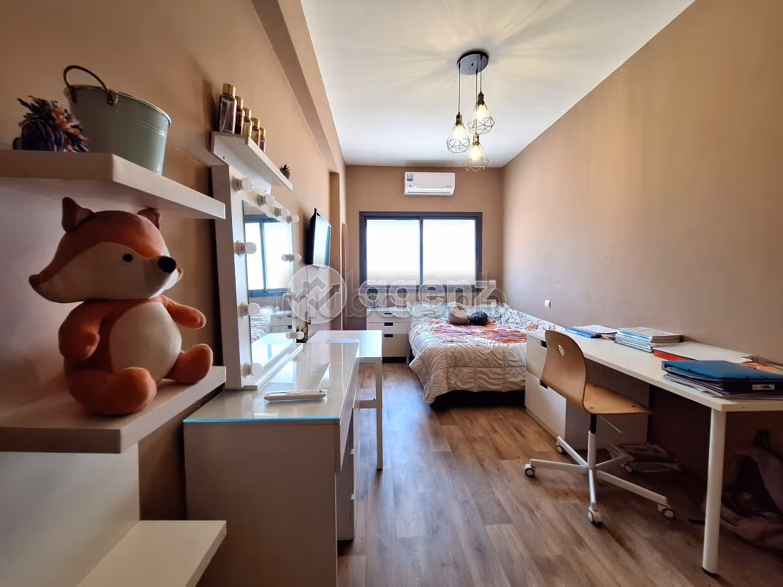 Apartment for sale in Moulay Youssef. 3 rooms. Parking spaces and terrace