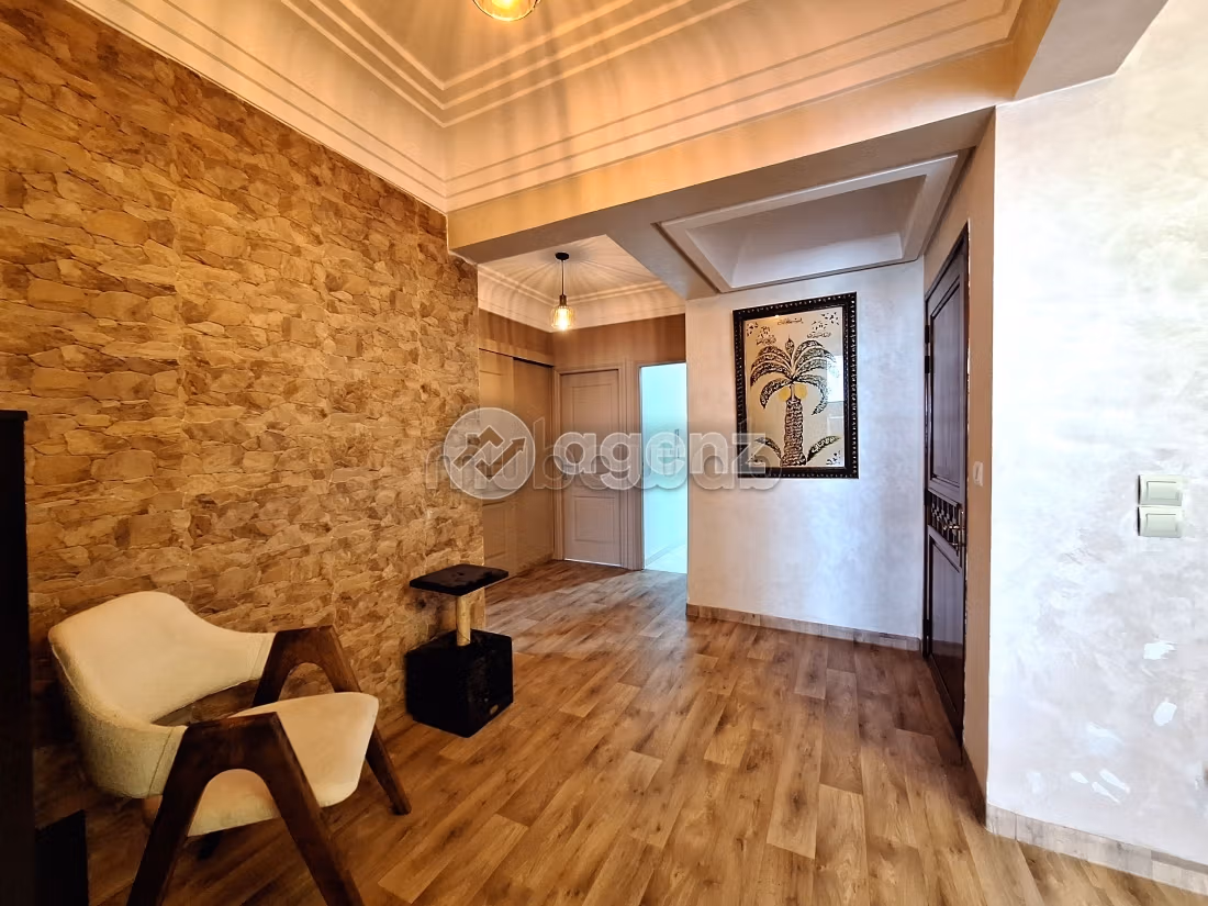 Apartment for sale in Moulay Youssef. 3 rooms. Parking spaces and terrace