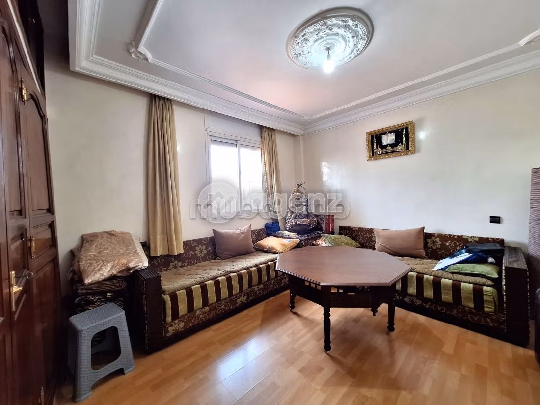 فيلا ممتازة للبيع ب حي الورود. 3 غرف. مرآب