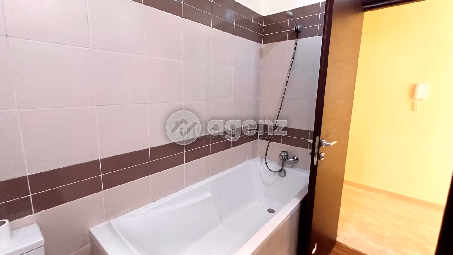 Nu huren: appartementen. 3 Kamers. Gemeubileerd