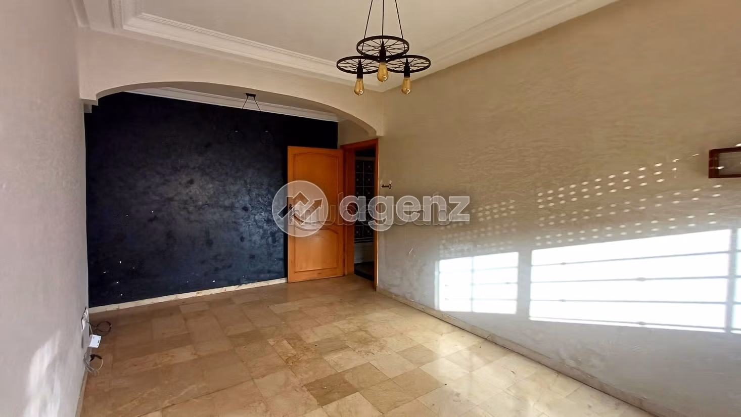 Beautiful apartment for sale. 2 beautiful rooms. With Lift, Carpark