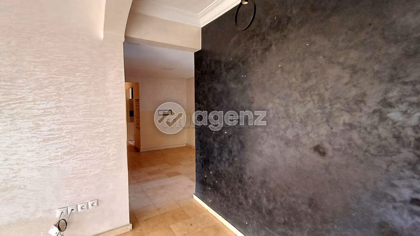 Beautiful apartment for sale. 2 beautiful rooms. With Lift, Carpark