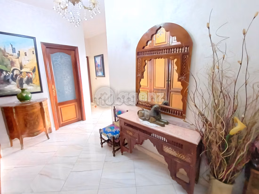 Find an apartment to buy in Les princesses. Area of 167 m². With lift and terrace
