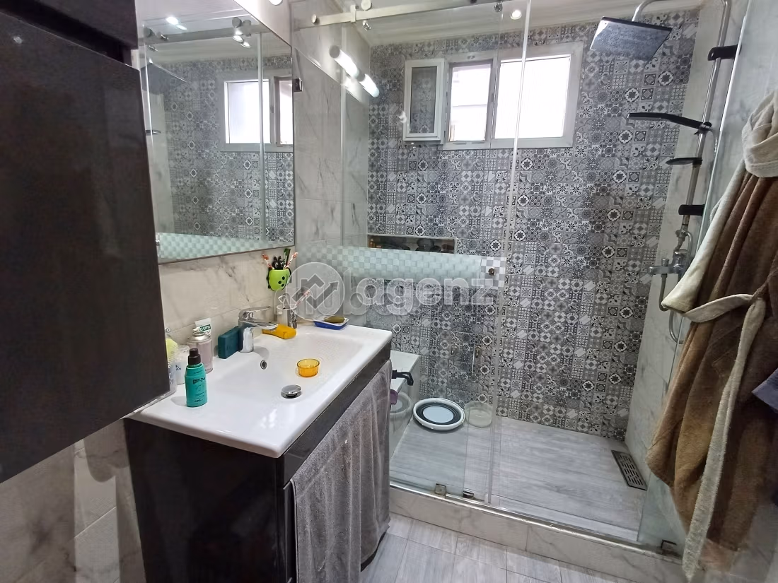 Find an apartment to buy in Les princesses. Area of 167 m². With lift and terrace