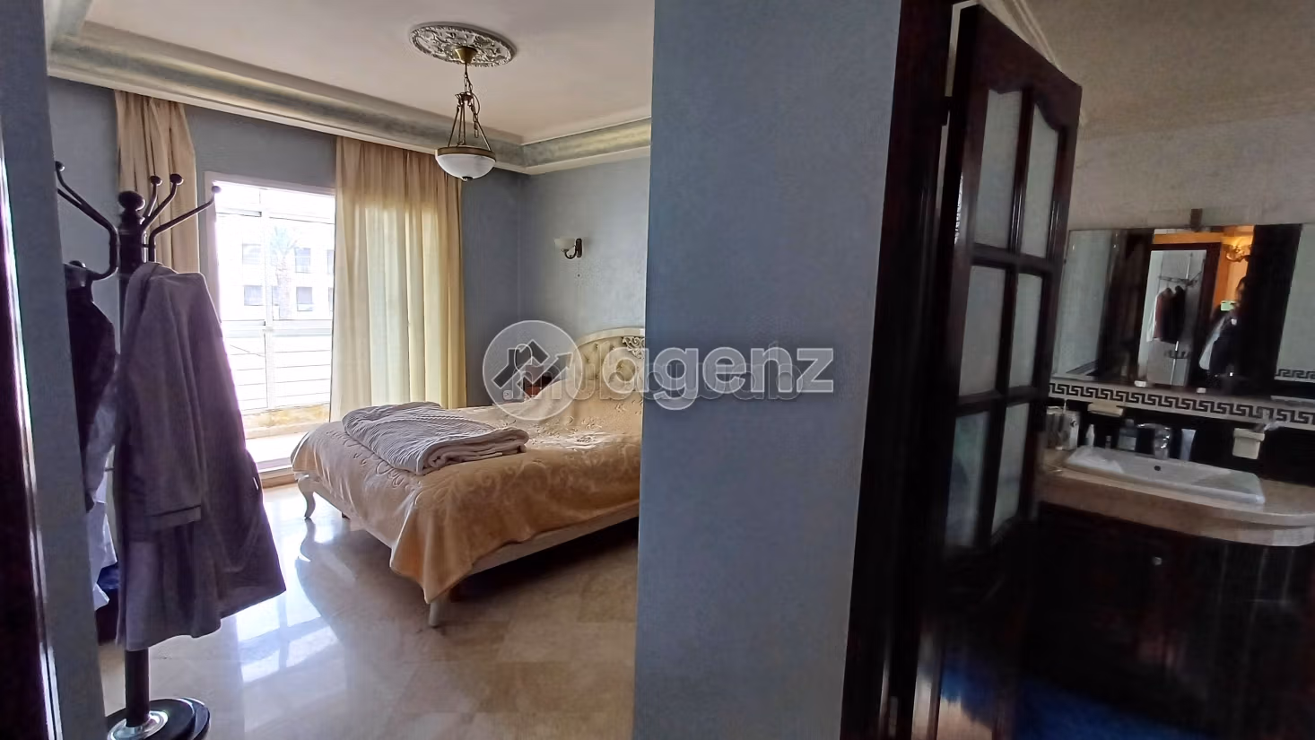 Find an apartment to buy in Gauthier. 3 lovely rooms. Furnished