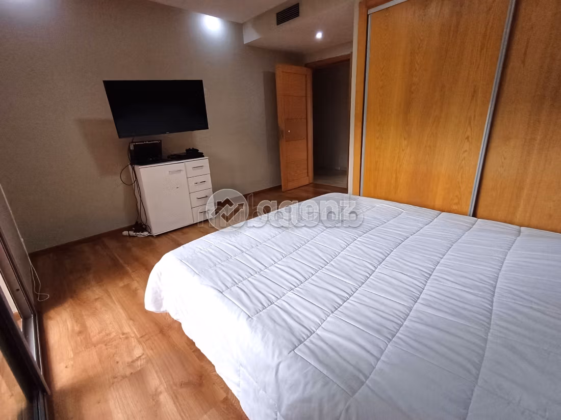 Splendido appartamento in vendita a Moulay Youssef. 2 camere. Terrazzo e garage