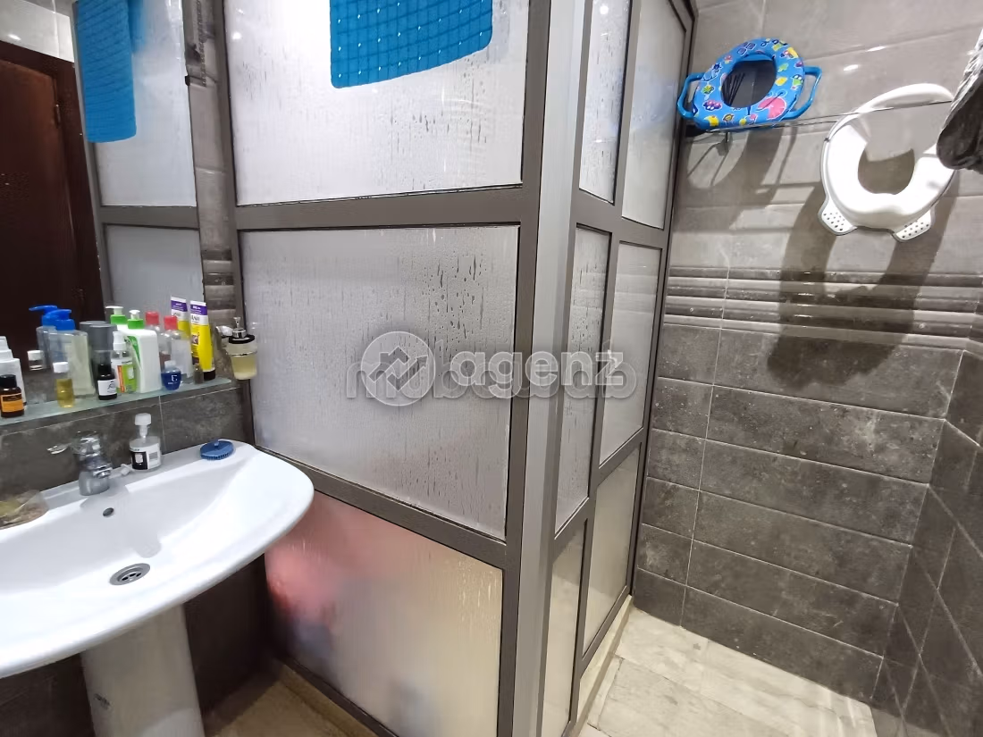Vendita di un bell'appartamento a Californie. Superficie di 81 m². Arredato