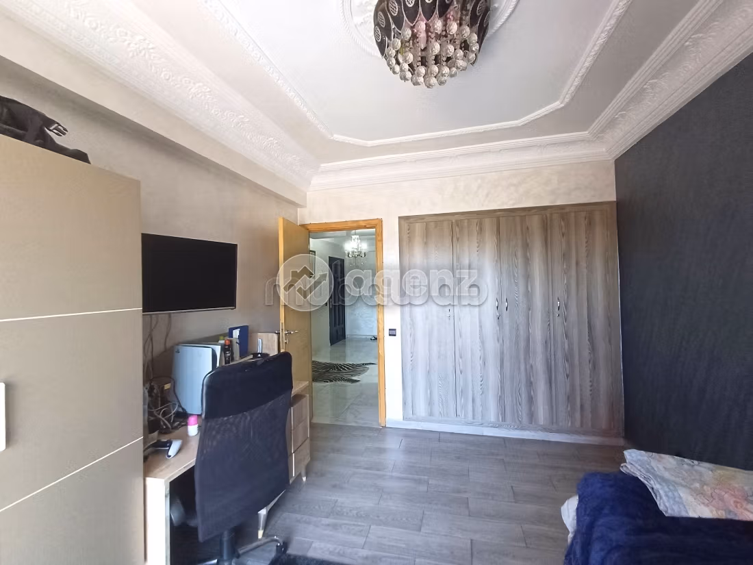 Bonito piso en venta en Les Hôpitaux. 2 dormitorios. Con Ascensor, balcón