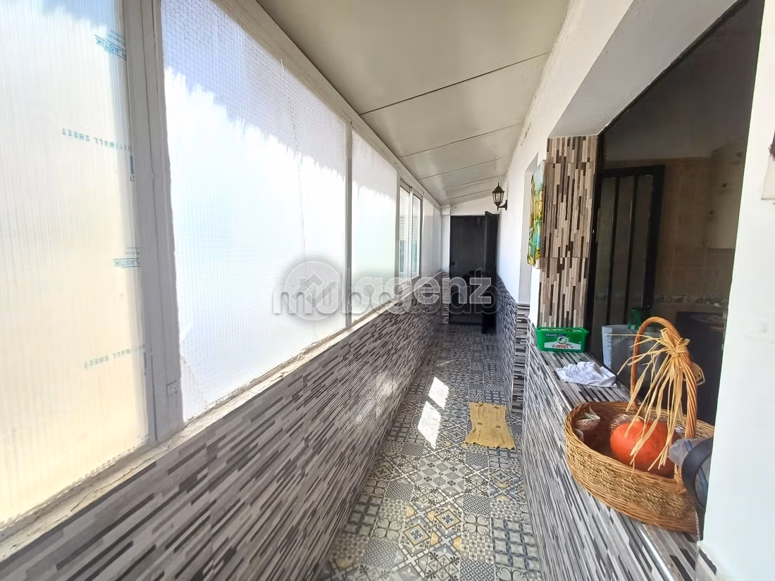 Bonito piso en venta en Les Hôpitaux. 2 dormitorios. Con Ascensor, balcón
