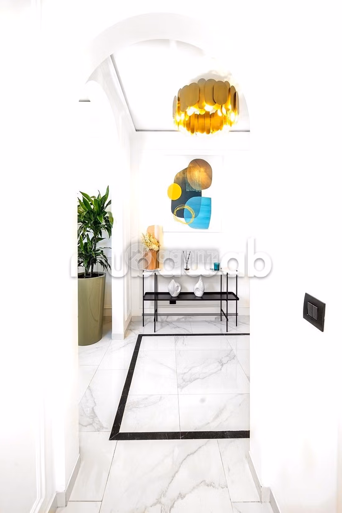 Great apartment for rent in Ain Diab Extension. 3 beautiful rooms. Ample storage space