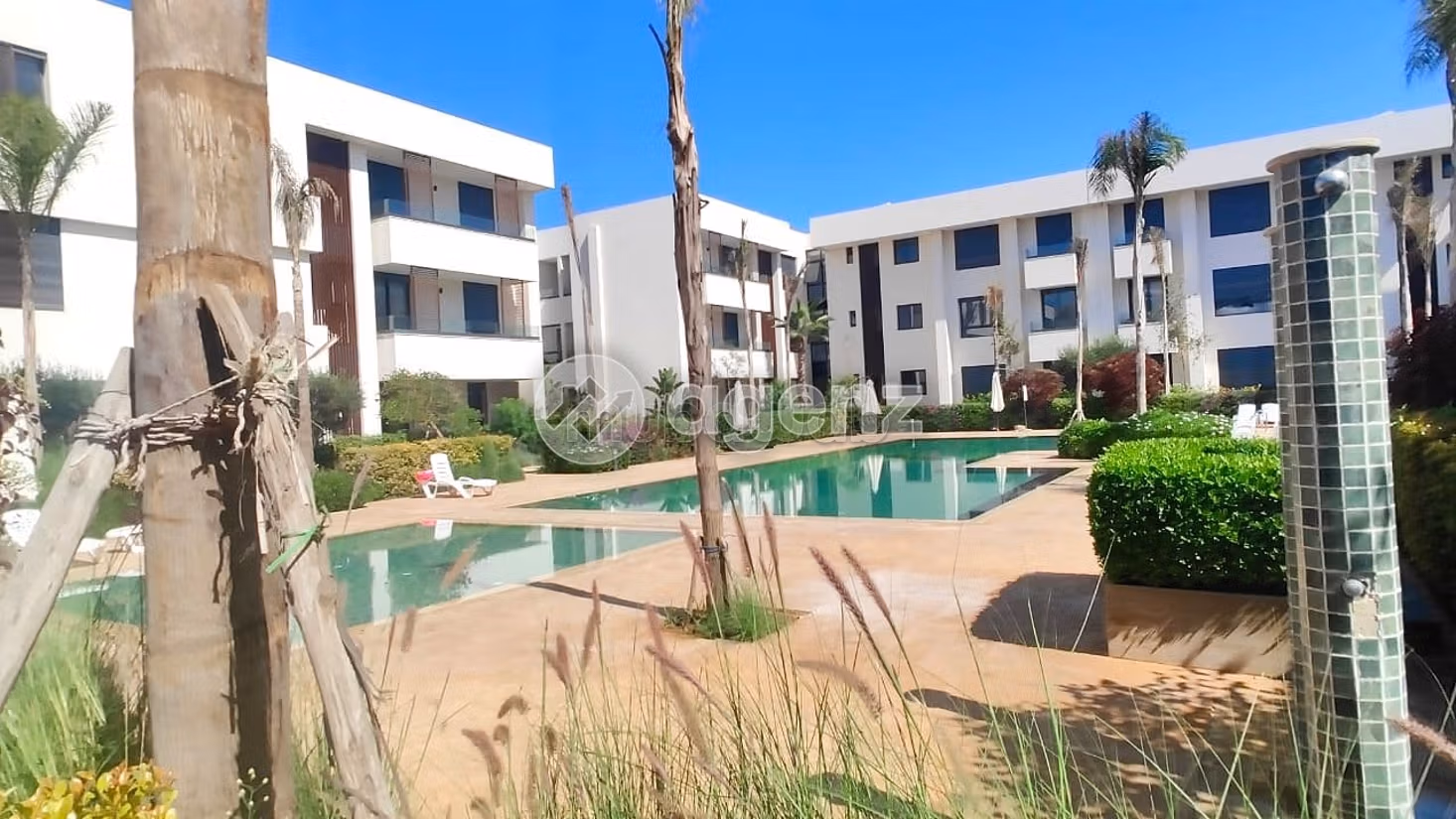 Great apartment for rent in Ain Diab Extension. 3 beautiful rooms. Ample storage space