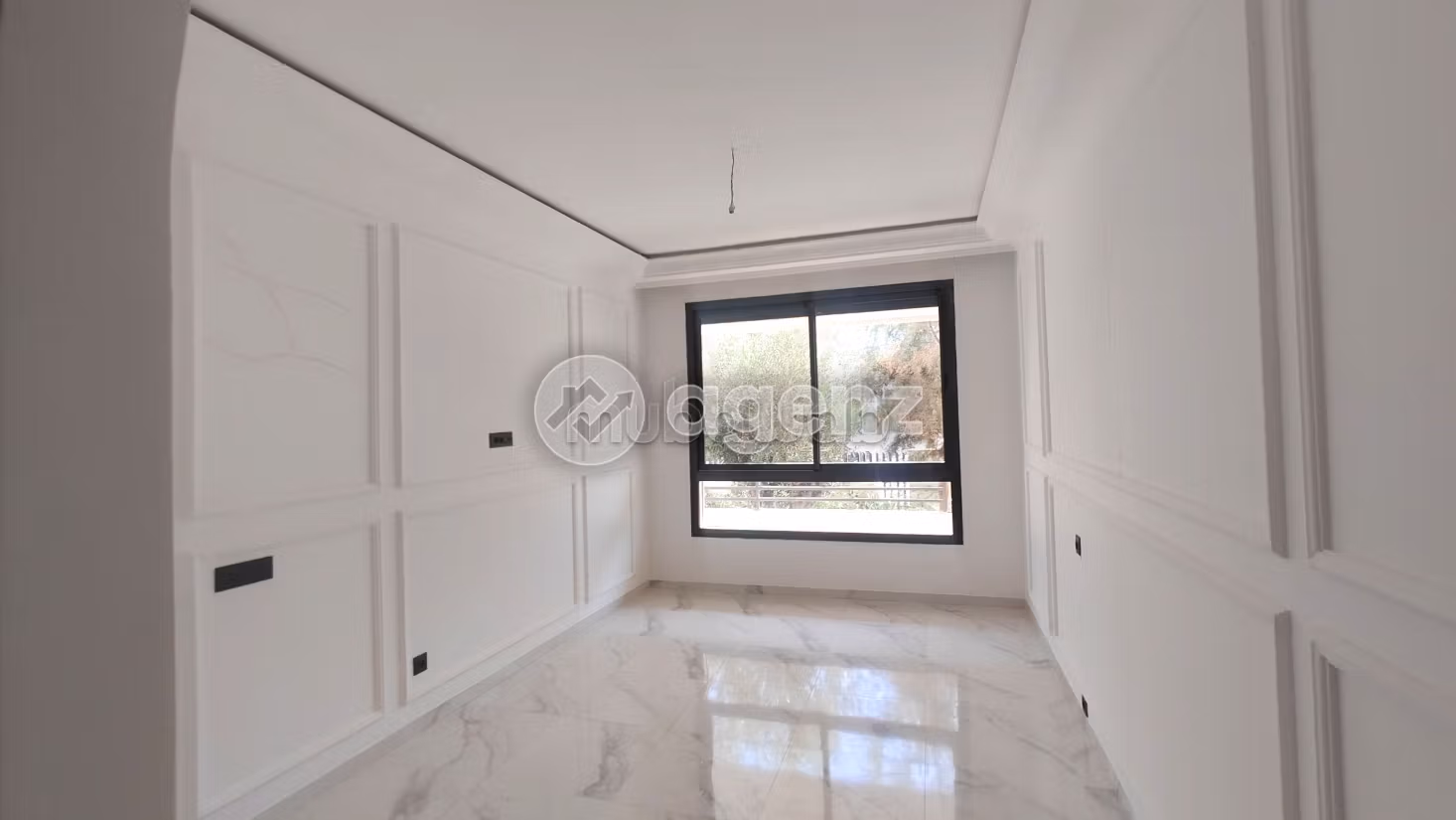 Great apartment for rent in Ain Diab Extension. 3 beautiful rooms. Ample storage space
