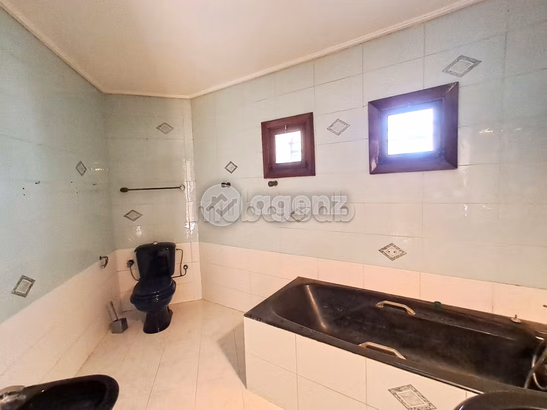 Villa à vendre 1 216 m², 7 chambres Californie Casablanca