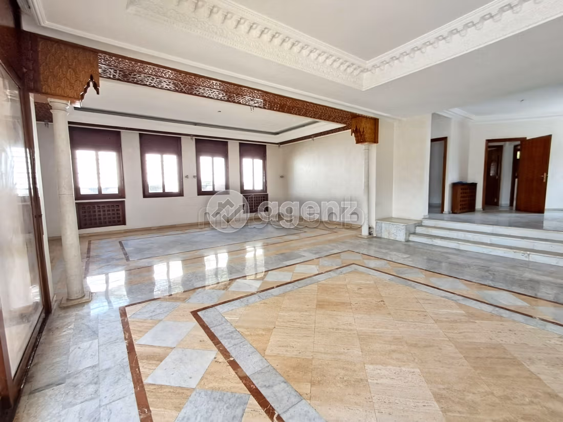 Villa à vendre 1 216 m², 7 chambres Californie Casablanca