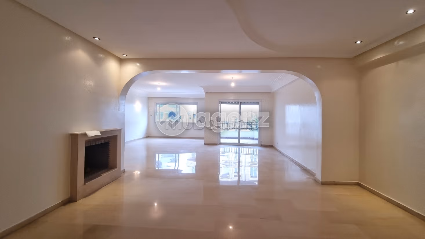 Sell apartment in Triangle d'Or. Surface area 249 m². Carpark and elevator