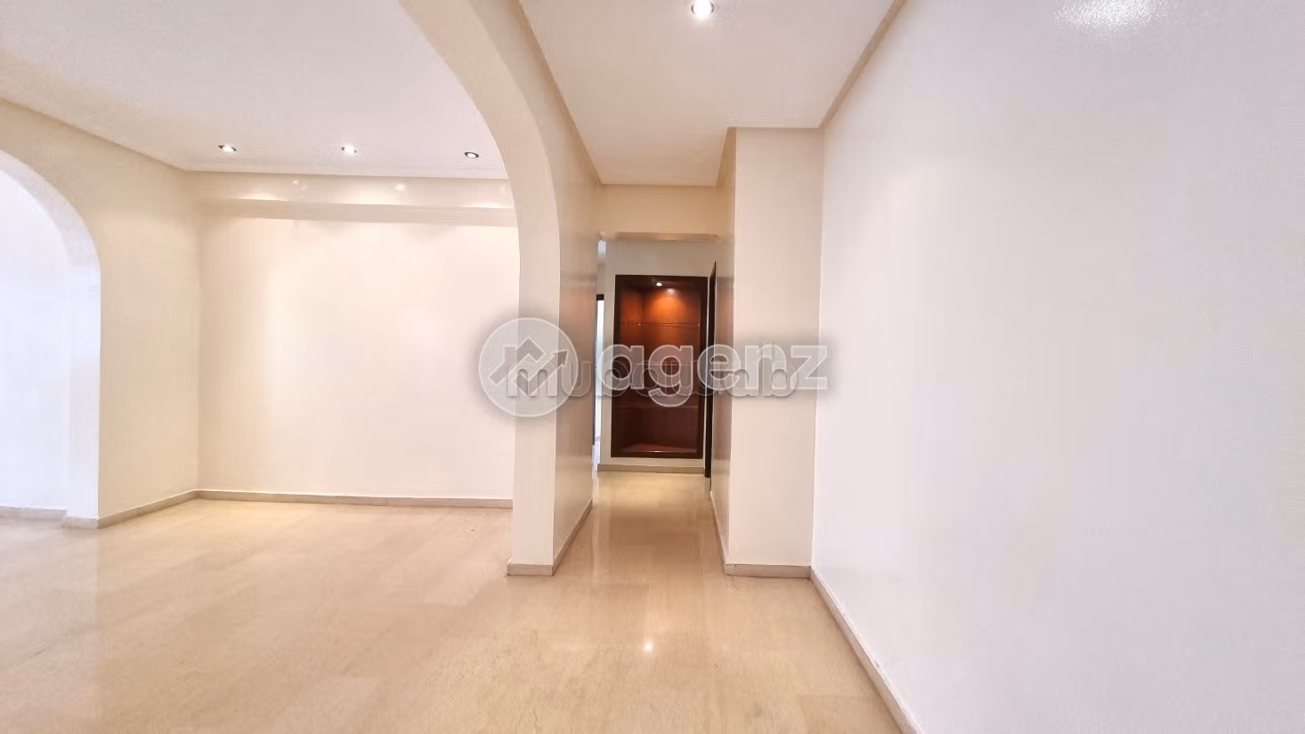 Sell apartment in Triangle d'Or. Surface area 249 m². Carpark and elevator