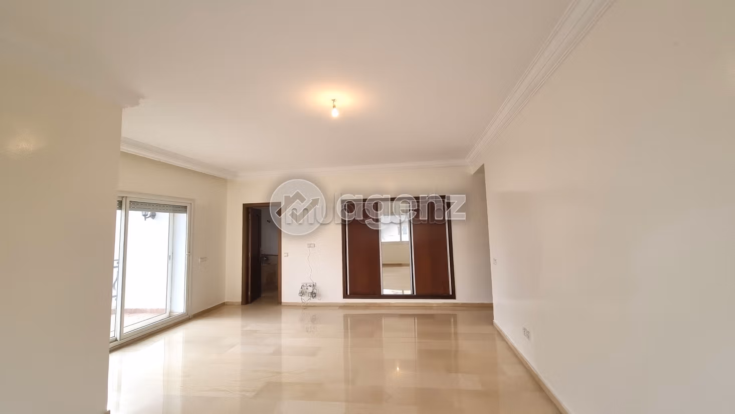 Sell apartment in Triangle d'Or. Surface area 249 m². Carpark and elevator