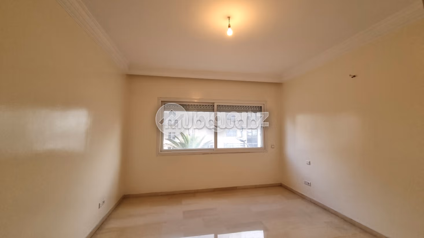 Sell apartment in Triangle d'Or. Surface area 249 m². Carpark and elevator