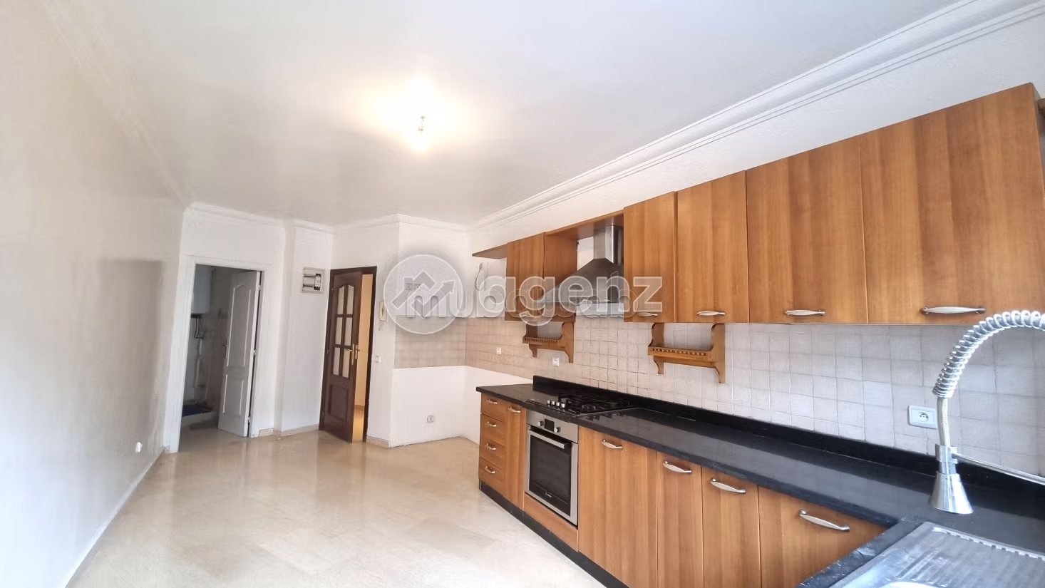 Sell apartment in Triangle d'Or. Surface area 249 m². Carpark and elevator