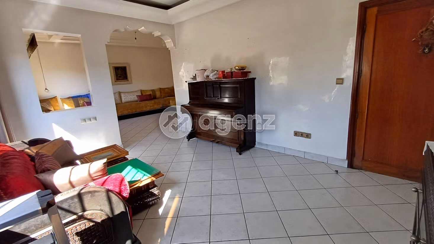 Piso en venta. 3 dormitorios. Ascensor y estacionamiento