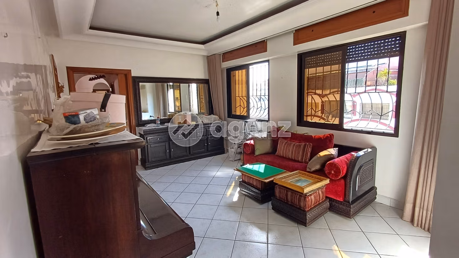 Piso en venta. 3 dormitorios. Ascensor y estacionamiento