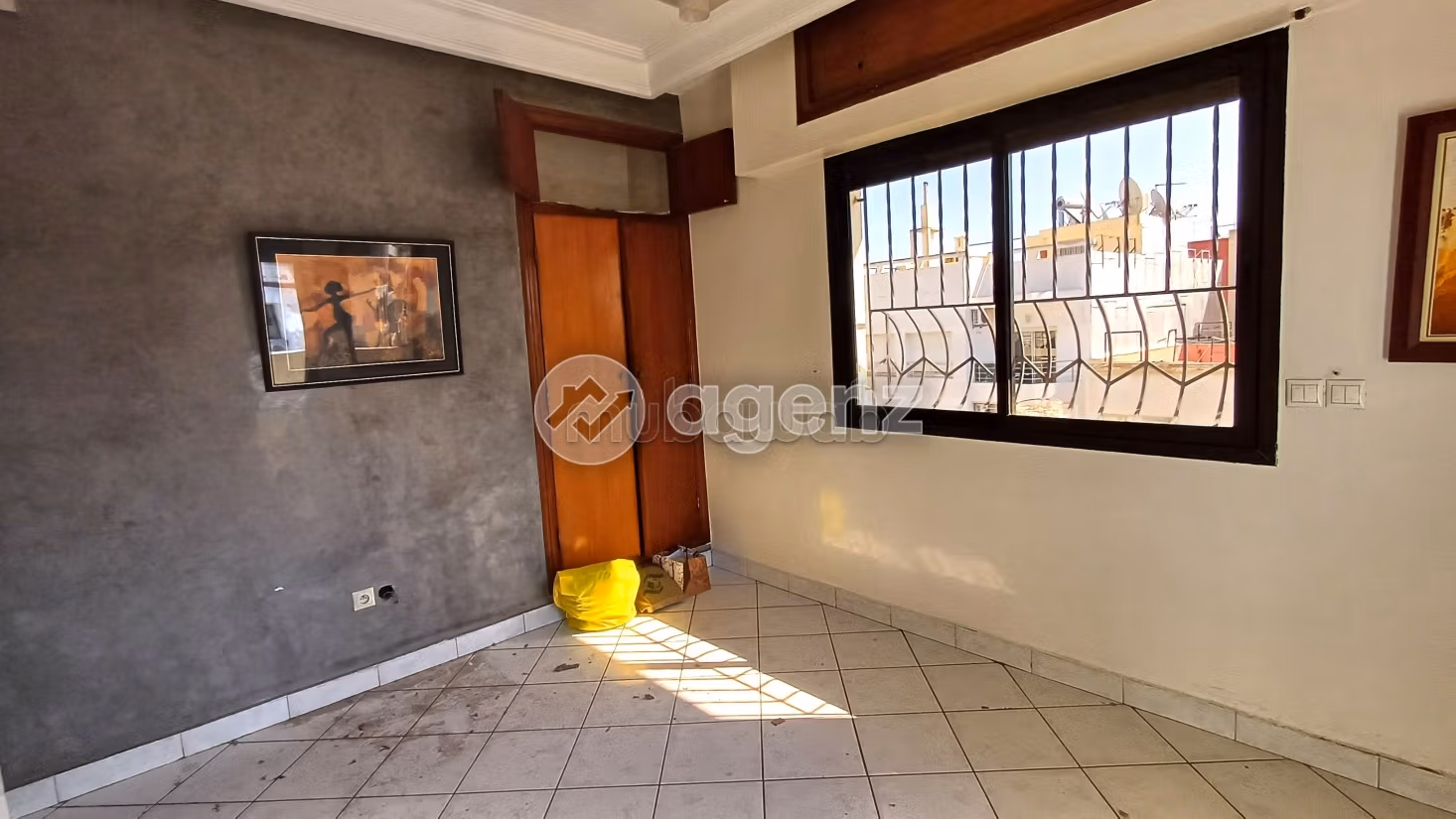 Piso en venta. 3 dormitorios. Ascensor y estacionamiento