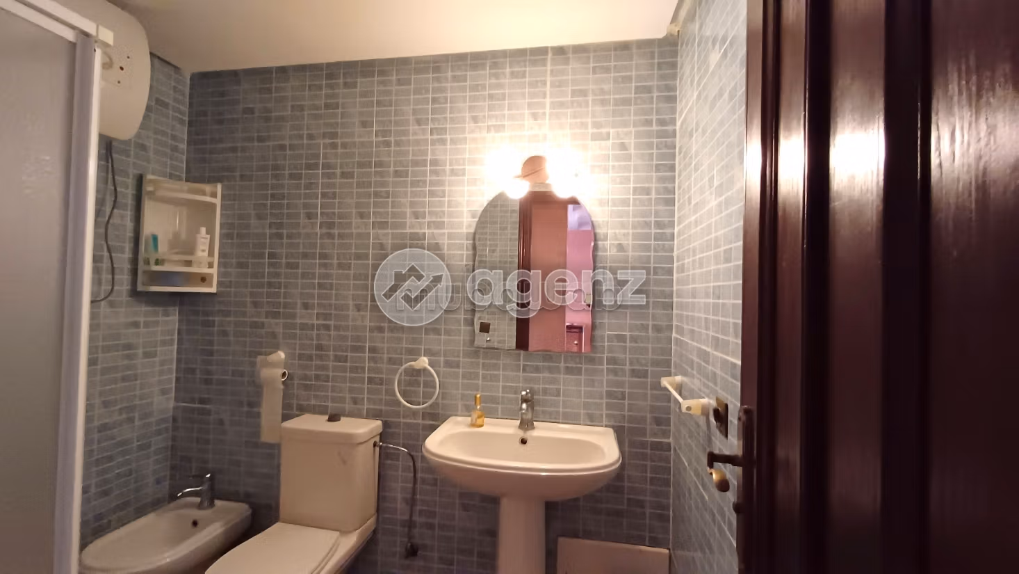 Piso en venta. 2 dormitorios. Garaje privado