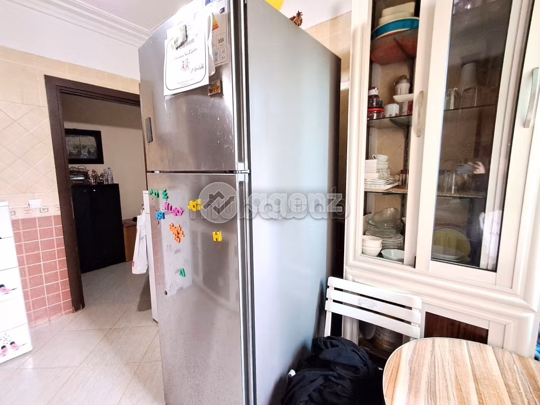 Se vende piso. Superficie de 95 m². Parking y ascensor