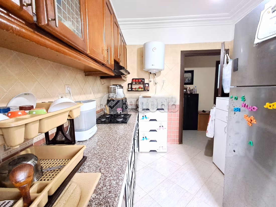 Se vende piso. Superficie de 95 m². Parking y ascensor