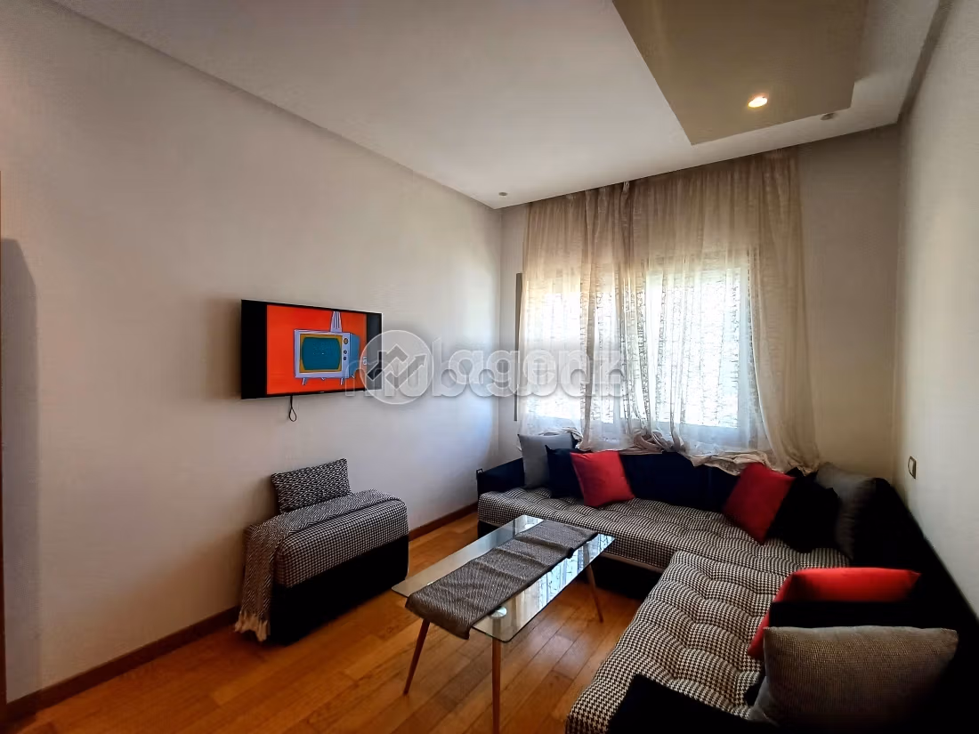 Sale of a lovely apartment in Californie. 3 beautiful rooms. Lift and garage