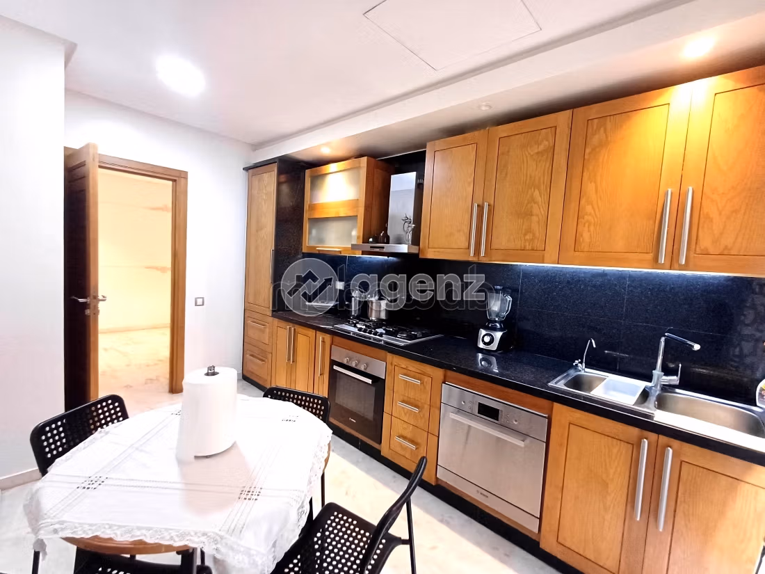 Sale of a lovely apartment in Californie. 3 beautiful rooms. Lift and garage