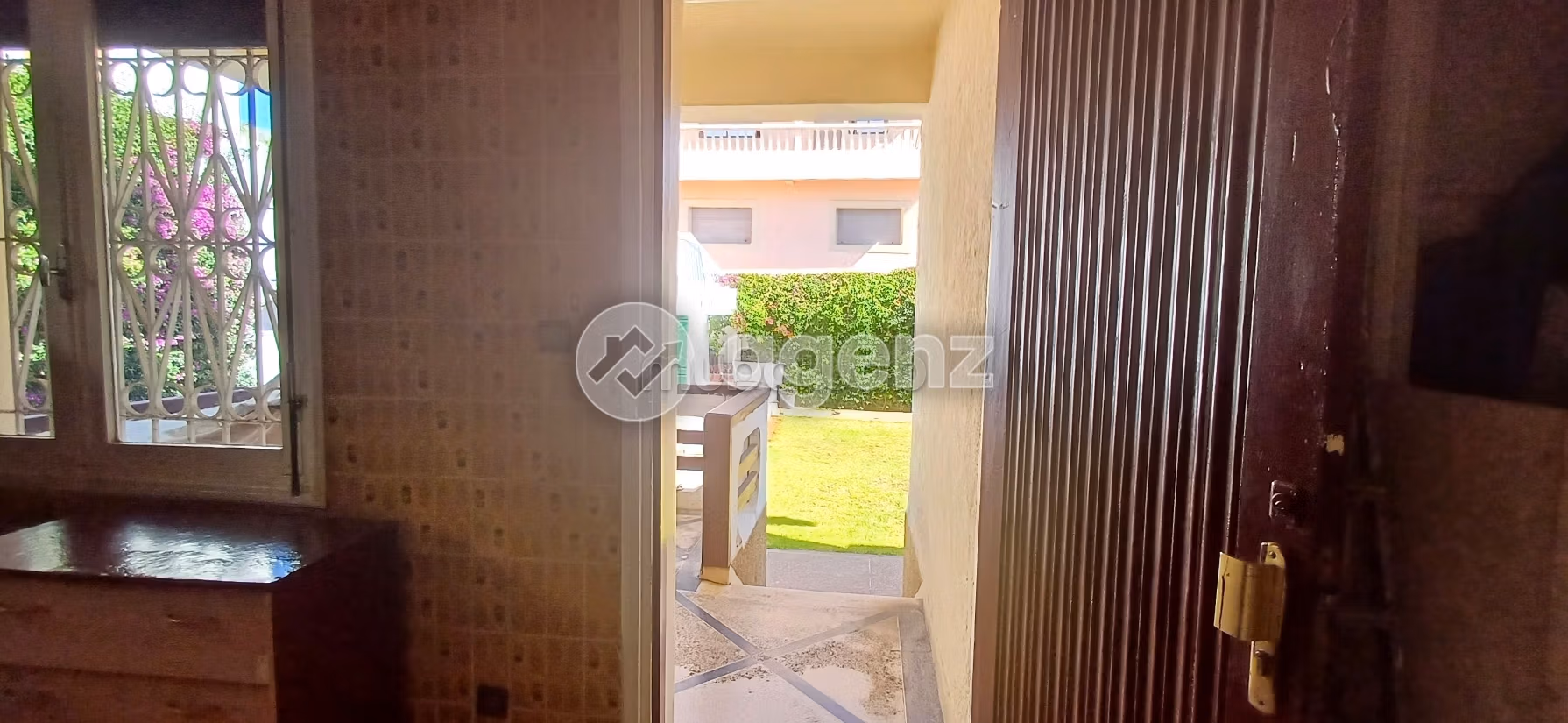 Splendid villa for sale in Ferme Bretonne Hay Arraha. 9 beautiful rooms. Basement