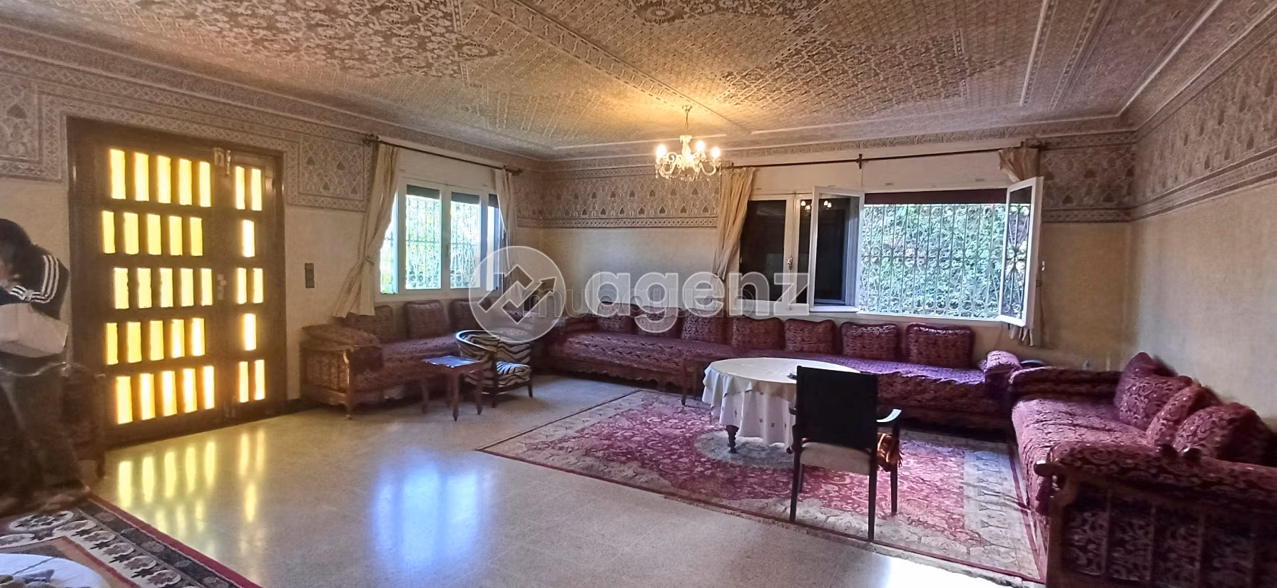 Splendid villa for sale in Ferme Bretonne Hay Arraha. 9 beautiful rooms. Basement