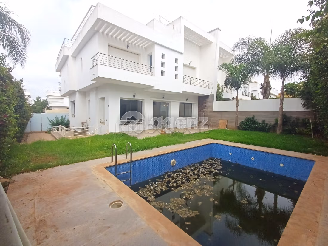 Villa di lusso in vendita a Sidi El Khadir. 5 camere da letto. Terrazzo e giardino