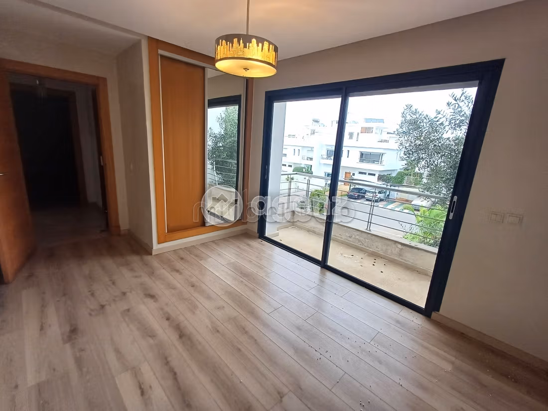 Villa di lusso in vendita a Sidi El Khadir. 5 camere da letto. Terrazzo e giardino