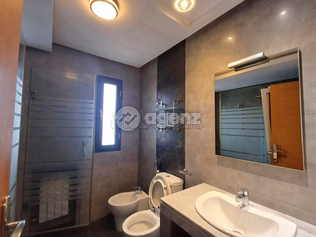 Villa di lusso in vendita a Sidi El Khadir. 5 camere da letto. Terrazzo e giardino