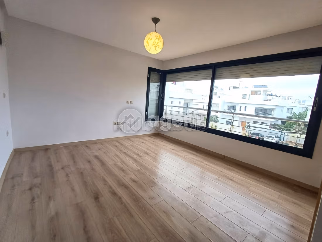 Villa di lusso in vendita a Sidi El Khadir. 5 camere da letto. Terrazzo e giardino