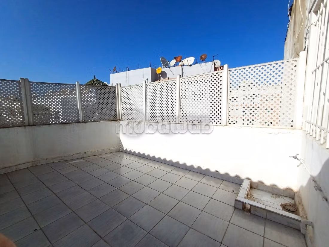 Splendido appartamento da acquistare a Les Hôpitaux. Superficie 169 m². Posto auto e ascensore
