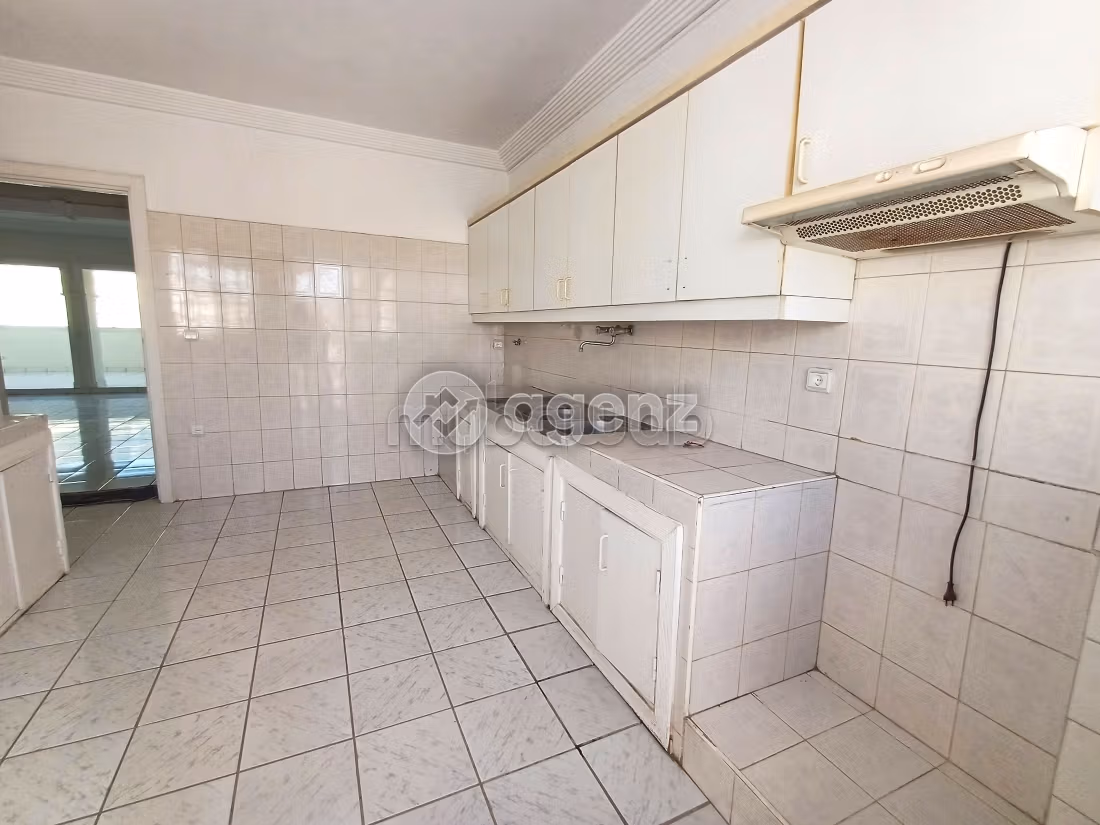 Splendido appartamento da acquistare a Les Hôpitaux. Superficie 169 m². Posto auto e ascensore